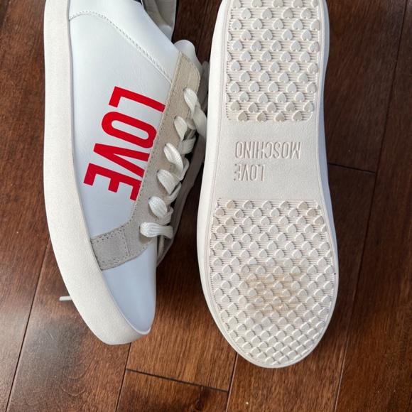 Love Moschino sneaker NWOT - Picture 3 of 3